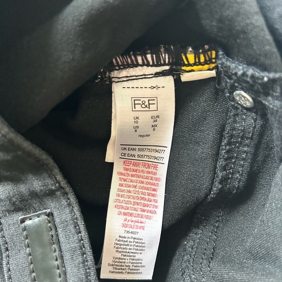 F&F Black Skinny Jeans Sleek Fit - Picture 3 of 4
